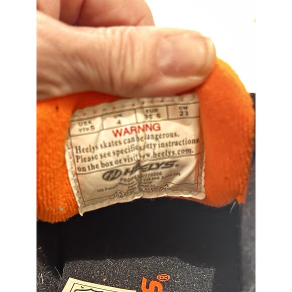 Heelys Skate Shoes Black & Neon Orange Size YTH 5 unisex With Wheels - Picture 5 of 9